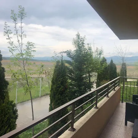 Spacious, 2 Bed Apt, Orchid Apartament *